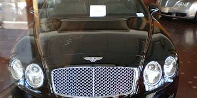 File:2009 black Bentley Continental Flying Spur Speed ...