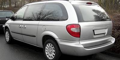 File:Chrysler Voyager rear 20090206.jpg - Wikimedia Commons
