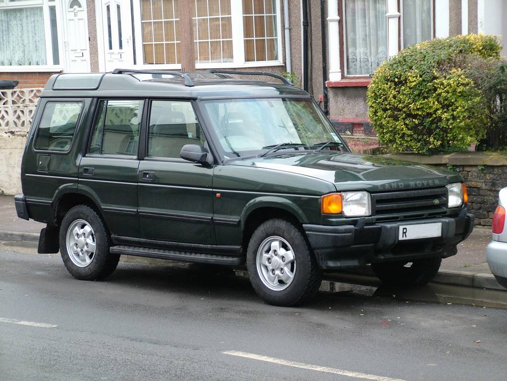 First discovery. Ленд Ровер Дискавери 1. Ленд Ровер Дискавери 1997. Land Rover Discovery 1 1997. Рендж Ровер 1997.