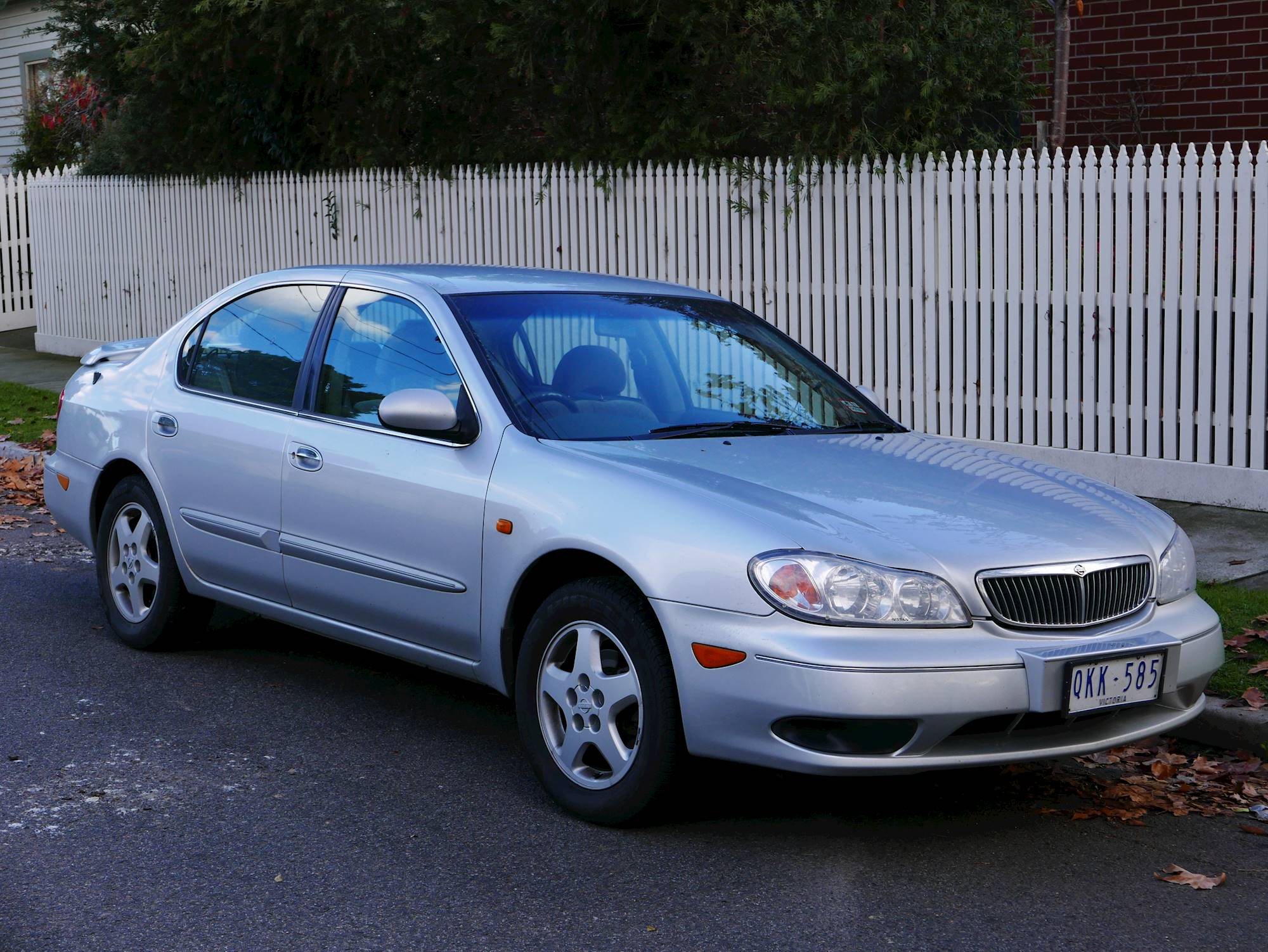 2000 Nissan Maxima GLE - Sedan 3.0L V6 auto