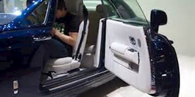 Rolls-Royce Phantom Coupe Door