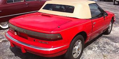 File:1990 Buick Reatta roadster red - r.jpg - Wikimedia ...