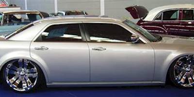 File:Tuned Chrysler 300C.jpg - Wikimedia Commons