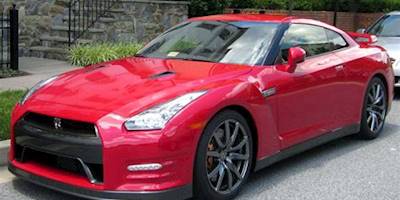 2013 Nissan Skyline GTR Red