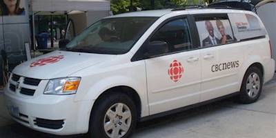 File:'09-'10 Dodge Grand Caravan CBC News Toronto.JPG ...