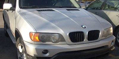 File:2001-2003 BMW X5 3.0i.JPG - Wikimedia Commons