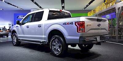 File:2015 Ford F-150 tail lights.jpg - Wikimedia Commons
