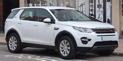 File:2016 Land Rover Discovery Sport SE Tech T 2.0 Front ...