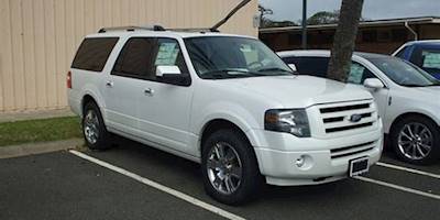 2010 Ford Expedition Limited EL 4X2 | CC-BY-CarImages | Flickr
