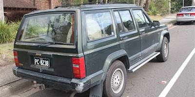 File:1994 Jeep Cherokee (XJ) Limited 5-door wagon ...