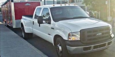 File:'05-'07 Ford F-350 Crew Cab.jpg - Wikimedia Commons