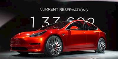 El Tesla Model 3 arrasa con casi 300.000 preservas en 72 ...