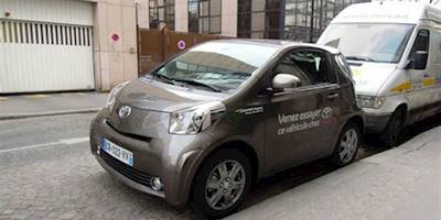 Venez essayer ce vehicule chez Toyota (Come and try this v ...