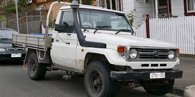 File:1994 Toyota Land Cruiser (FZJ75RP) 2-door cab chassis ...