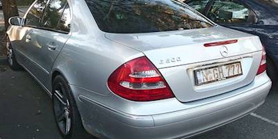 File:2002-2006 Mercedes-Benz E500 (W211) sedan 01.jpg ...