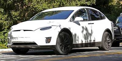 Spyshots: Tesla Model X | GroenLicht.be