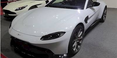 Aston Martin V8 Vantage (2019) - Wikipedia