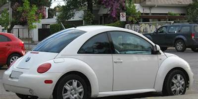 File:Volkswagen New Beetle 2.0 2000 (16501910677).jpg ...