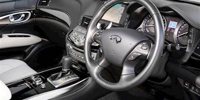 2016 Infiniti Q70 - First Drive | Nissan's premium brand ...