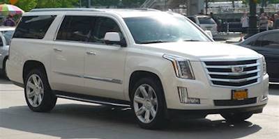 File:Cadillac Escalade ESV 2016.jpg - Wikimedia Commons