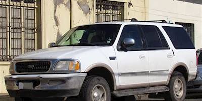 File:Ford Expedition XLT 1999 (14911192845).jpg ...