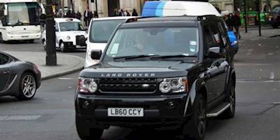 Black Land Rover Discovery 4