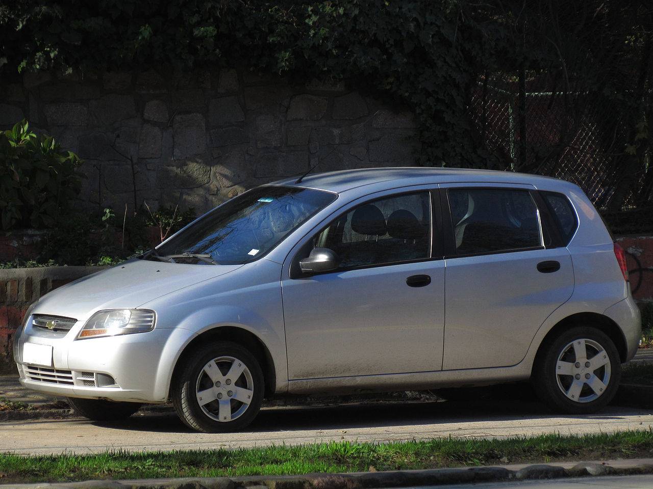 File:2007-Chevrolet-Aveo-2.jpg - Wikimedia Commons