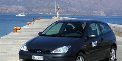 File:Ford Focus 2001.jpg - Wikimedia Commons