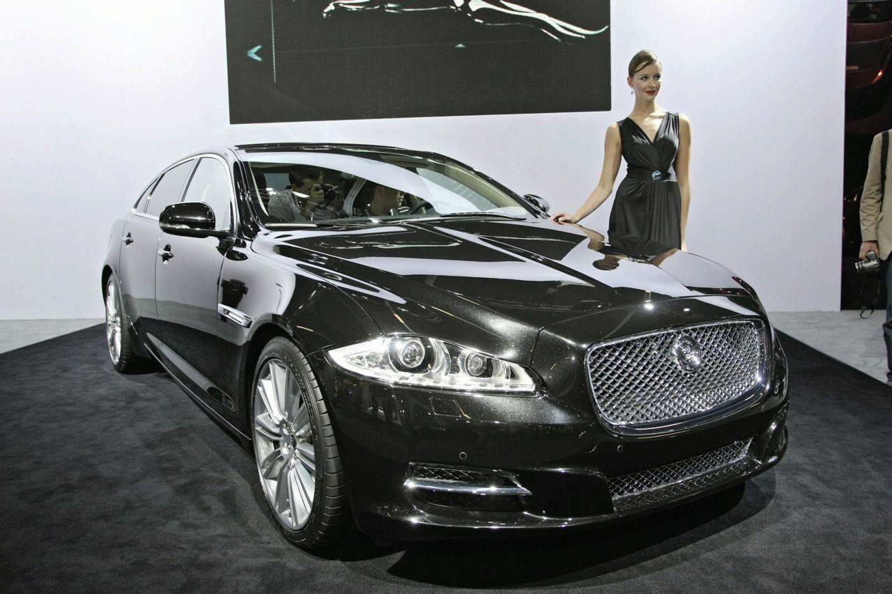 Характеристики jaguar. Ягуар компания. Ягуар XJ Supercharged характеристики. Jaguar 2010 Сочи цвет. Quiz Control auto.