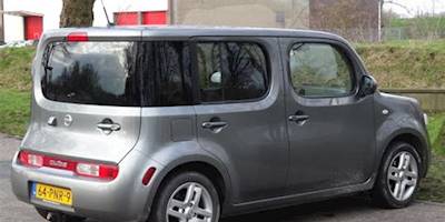 2011 Nissan Cube | Two photos to show the asymmetrical ...