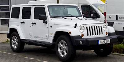 File:Jeep Wrangler Unlimited 2.8 CRD Sahara (JK ...