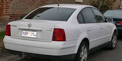 File:1999 Volkswagen Passat (3B MY00) V6 Syncro sedan ...