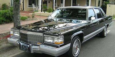 File:1991 Cadillac Brougham gold-edition black fl.jpg ...