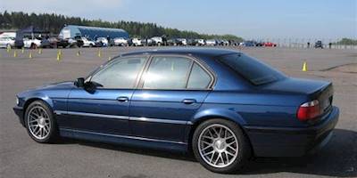 File:BMW 740i (5699649298).jpg - Wikimedia Commons