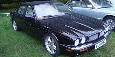 File:1998 Jaguar XJR (14981575322).jpg - Wikimedia Commons