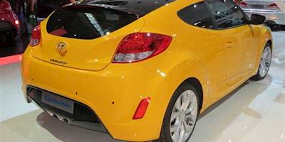 File:2012 Hyundai Veloster (FS2) hatchback (2012-10-26) 03 ...