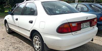File:1994-1996 Mazda 323 (BA) Protegé 1.6 sedan (2009-12 ...