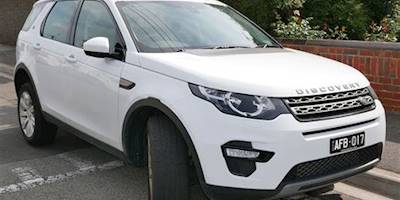 File:2015 Land Rover Discovery Sport (L550 MY15) SD4 SE ...