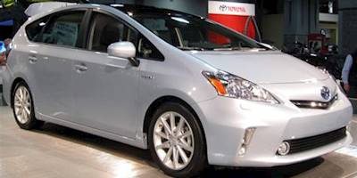 Archivo:2012 Toyota Prius v -- 2011 DC.jpg - Wikipedia, la ...