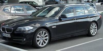 File:BMW 520d Touring (F11) front 20100821.jpg - Wikimedia ...