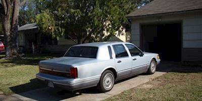 Car I bought to replace my Vette. | 1993 Lincoln Town Car ...