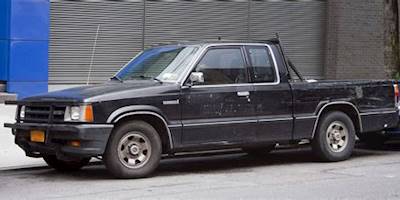 File:1993 Mazda B2600i pickup.jpg - Wikimedia Commons