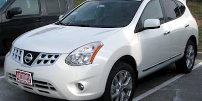 File:2011 Nissan Rogue SV -- 12-31-2010.jpg - Wikimedia ...