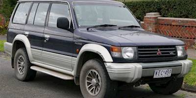 File:1994 Mitsubishi Pajero (NJ) GLS wagon (2015-07-09) 01 ...