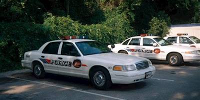File:Inverness Police FL USA (2001) - - Ford Crown ...