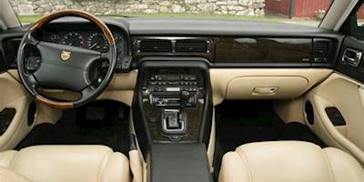 1995 Jaguar XJ Interior
