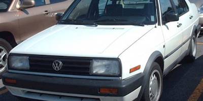 File:'90-'92 Volkswagen Jetta Sedan.jpg - Wikimedia Commons