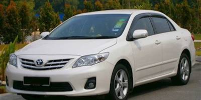 File:2011 Toyota Corolla Altis 1.8E in Puchong, Malaysia ...
