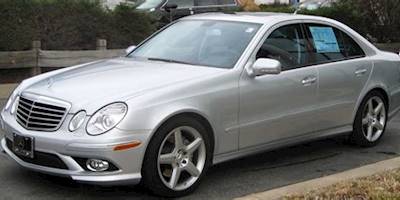 File:2009 Mercedes-Benz E350.jpg - Wikimedia Commons