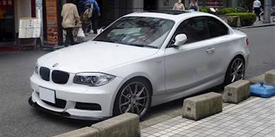 File:BMW 135i coupe (E82) front.JPG - Wikimedia Commons